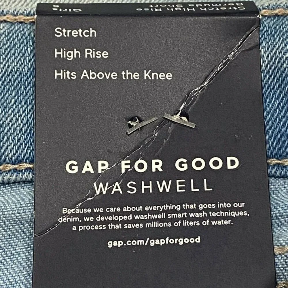 NWT GAP Girls Stretch High Rise Bermuda Shorts Sz 5 Light Wash Denim Rips